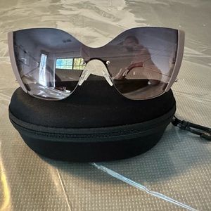 J-Lo Style Guess Sunglasses